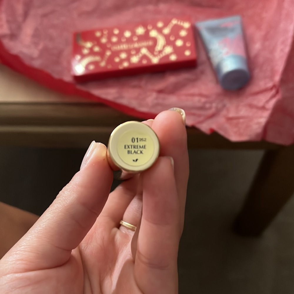 Estee Lauder Makeup Bundle! - Picture 4 of 9